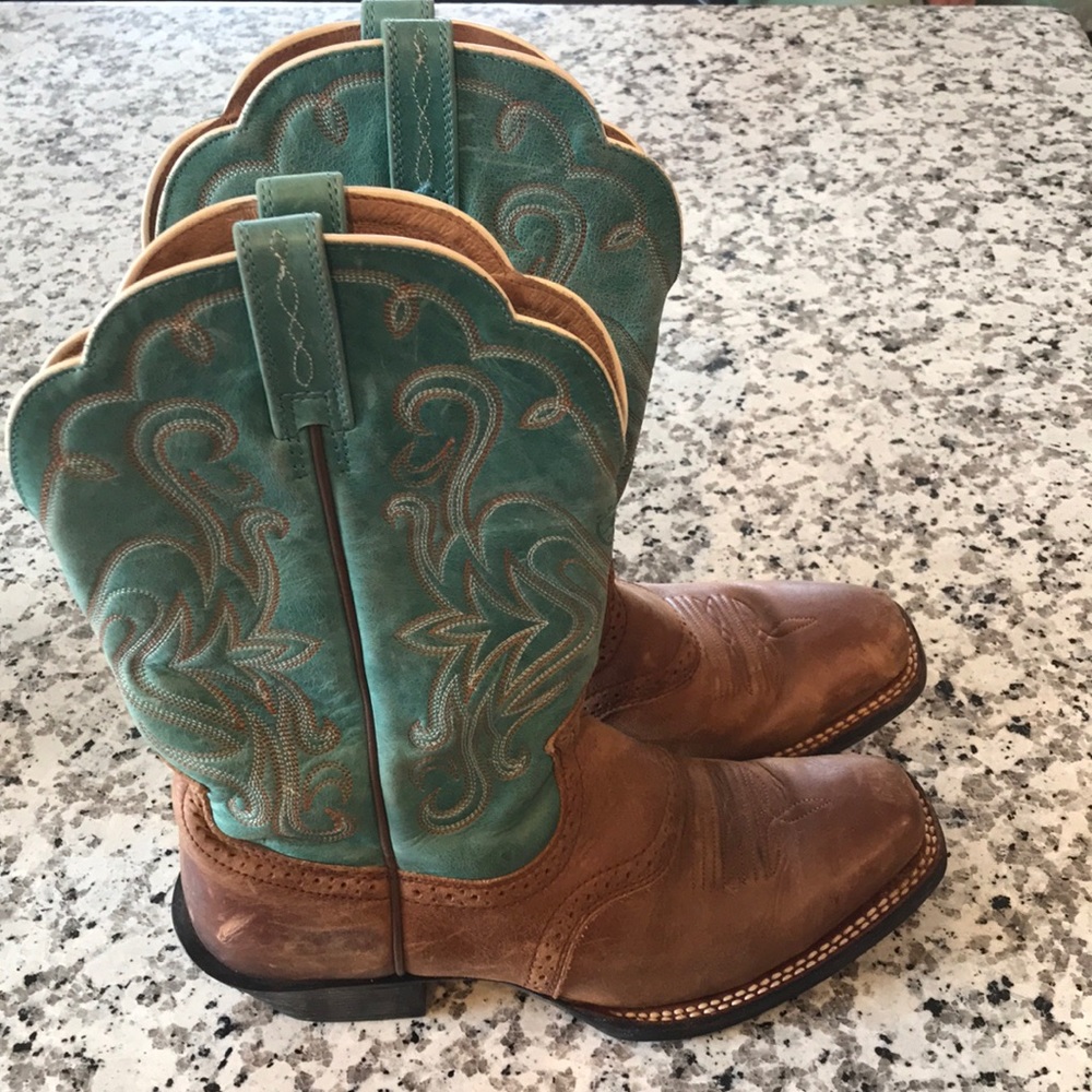 Ariat Scallop Cowboy Boots